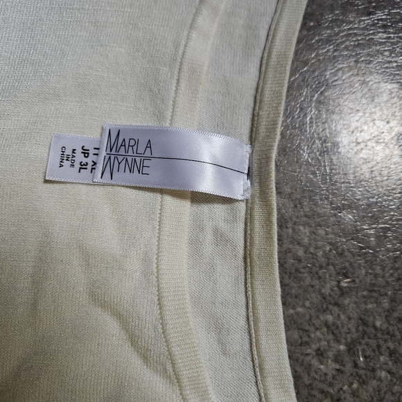 Marla Wynne super soft box sweater - Picture 2 of 2